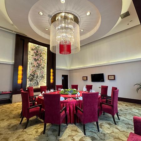 Holiday Inn Chengdu Century City-Easttower Exterior photo